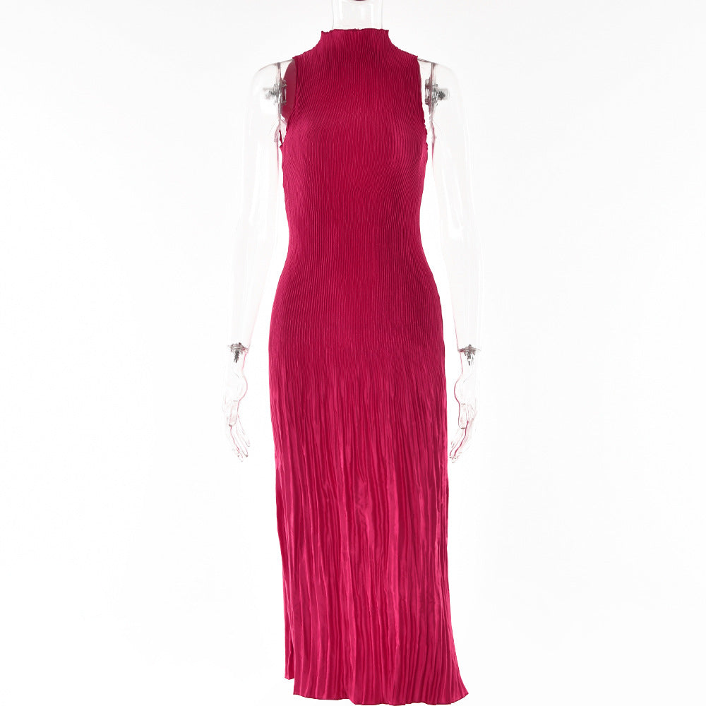 Vestido plisado rojo sin mangas y corte slim para eventos