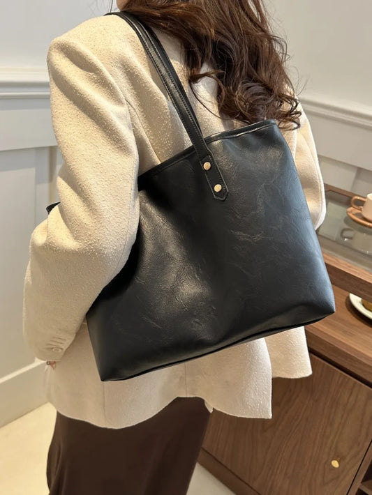 Bolso de Hombro Mediano de Piel Sintética