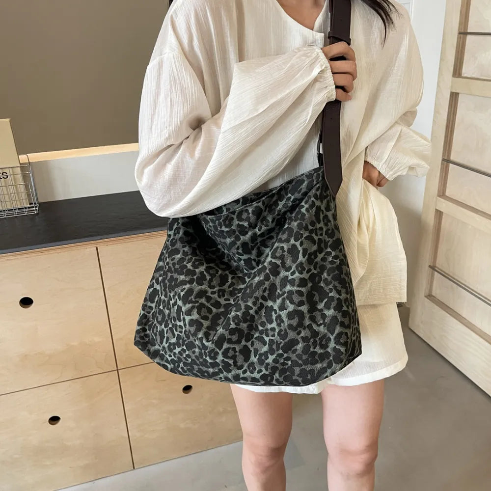 Bolso Tote con Estampado de Leopardo y Correa Ajustable