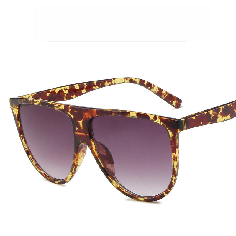 Gafas de Sol de Marco Grande Montura Entera Estilo Influencer