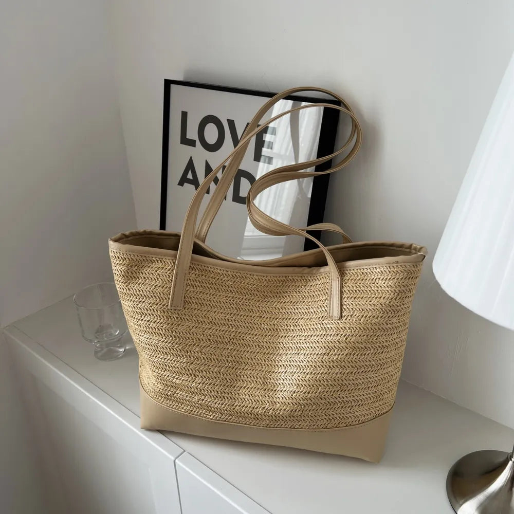 Bolso Tote de Paja Tejida con Asa de Cuero