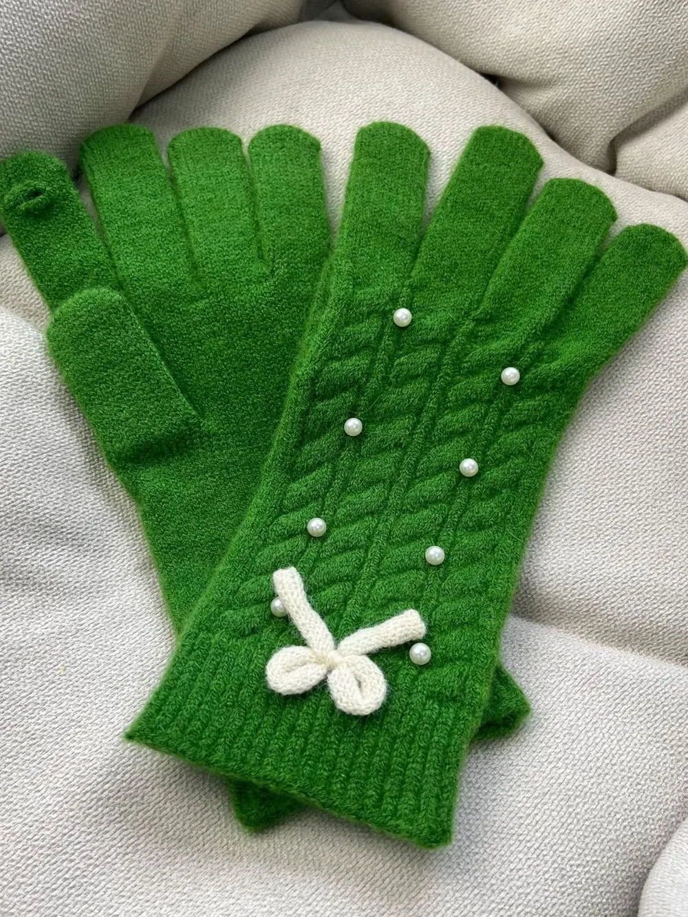 Guantes Térmicos de Lana con Detalle de Perla y Lazo