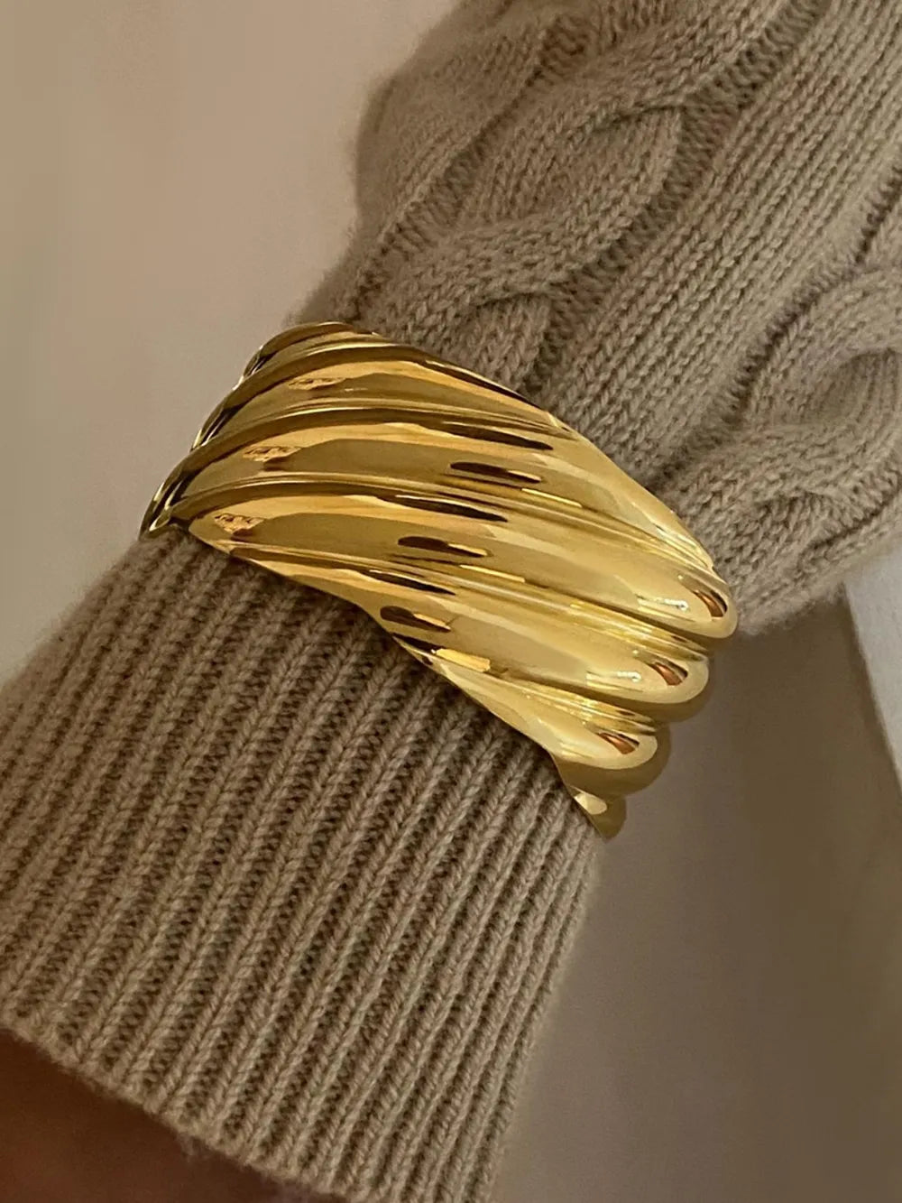 Anillo Abierto Ajustable de Acero Inoxidable Chapado en Oro 18K