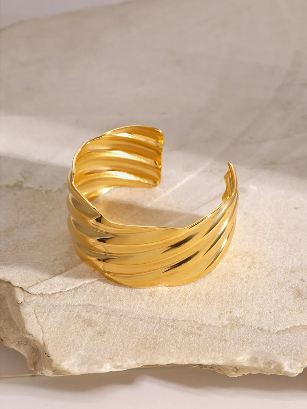 Anillo Abierto Ajustable de Acero Inoxidable Chapado en Oro 18K