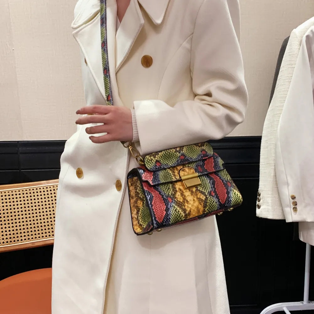Bolso Bandolera de Piel Sintética con Estampado de Serpiente