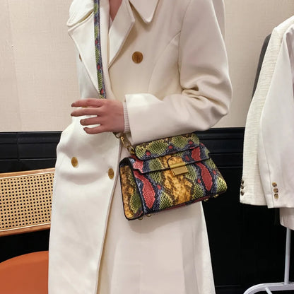 Bolso Bandolera de Piel Sintética con Estampado de Serpiente