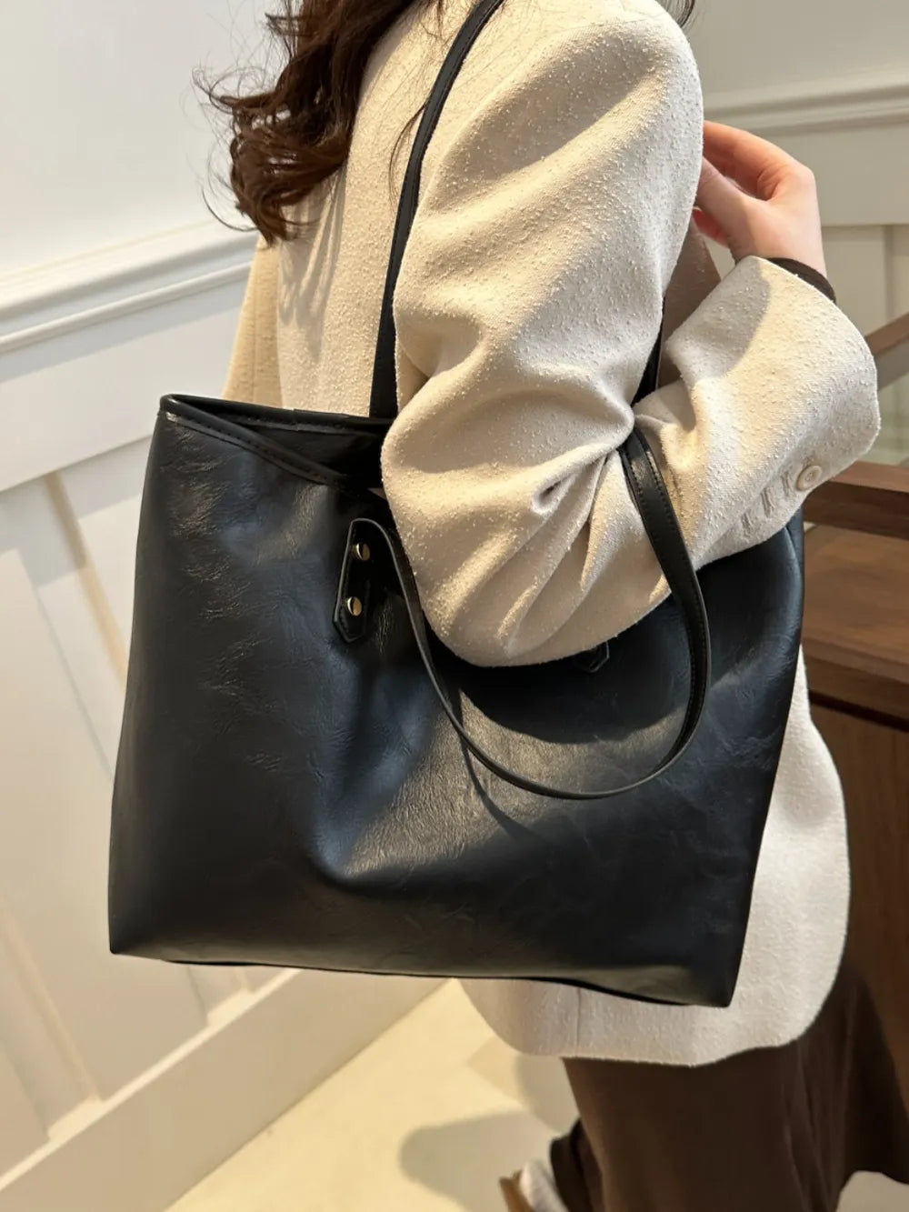 Bolso de Hombro Mediano de Piel Sintética