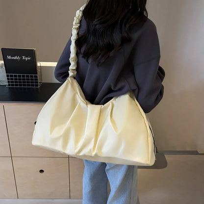 Bolso Tote Grande Fruncido con Decoración Metálica