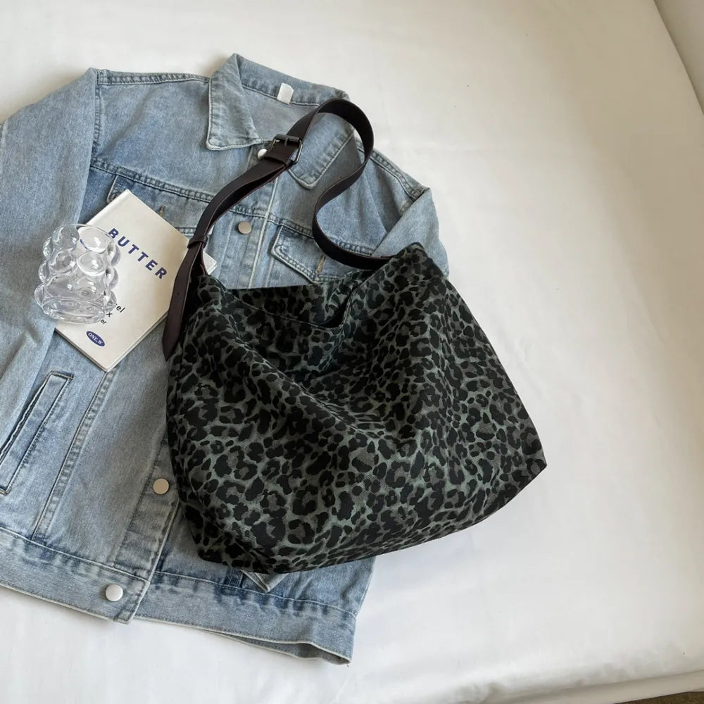 Bolso Tote con Estampado de Leopardo y Correa Ajustable