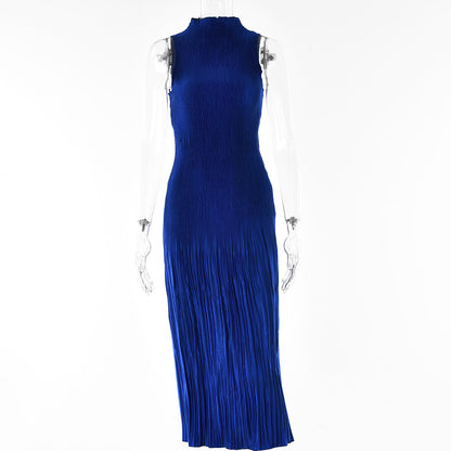 Vestido plisado rojo sin mangas y corte slim para eventos