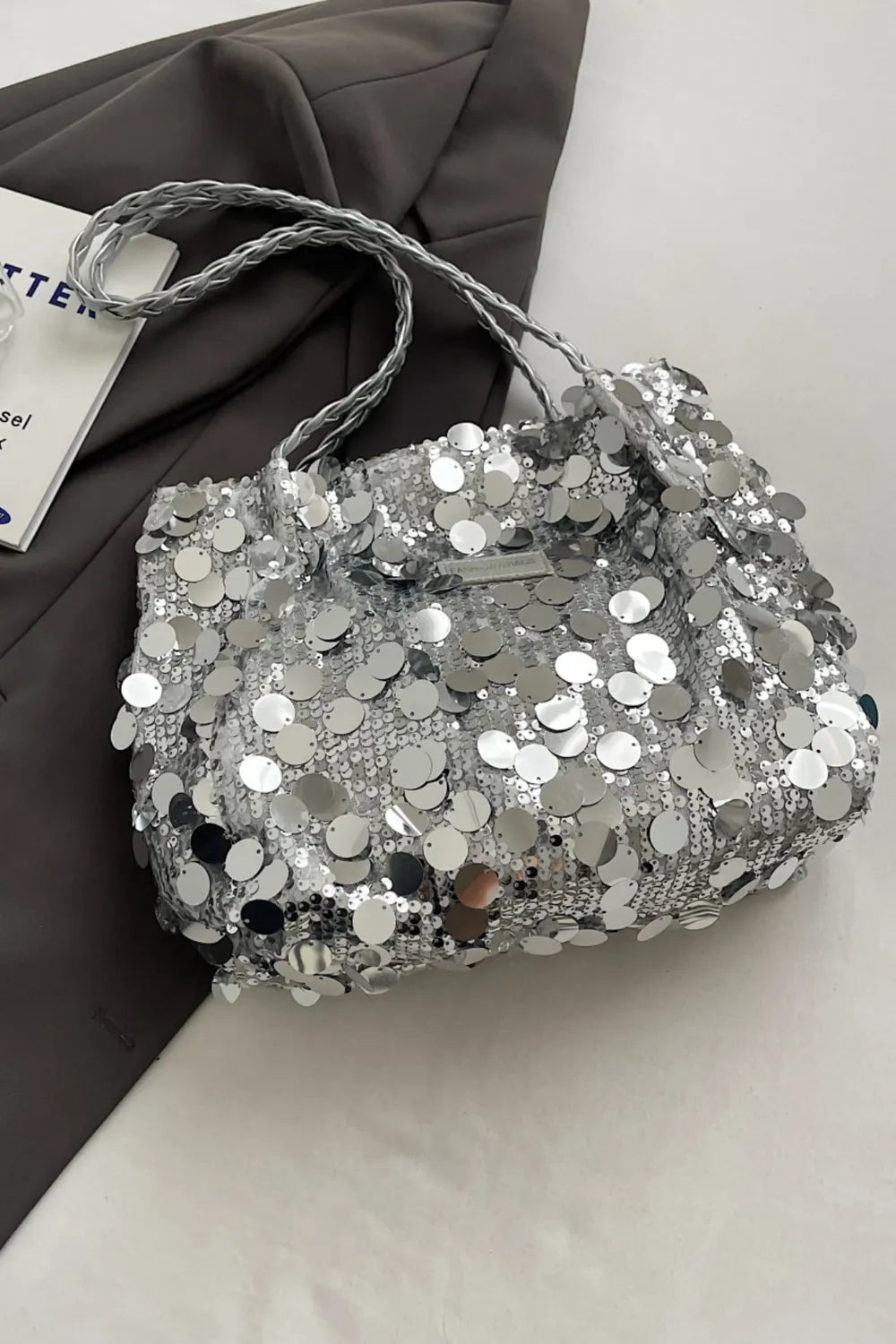 Bolso de Hombro de PVC con Lentejuelas y Correa Trenzada