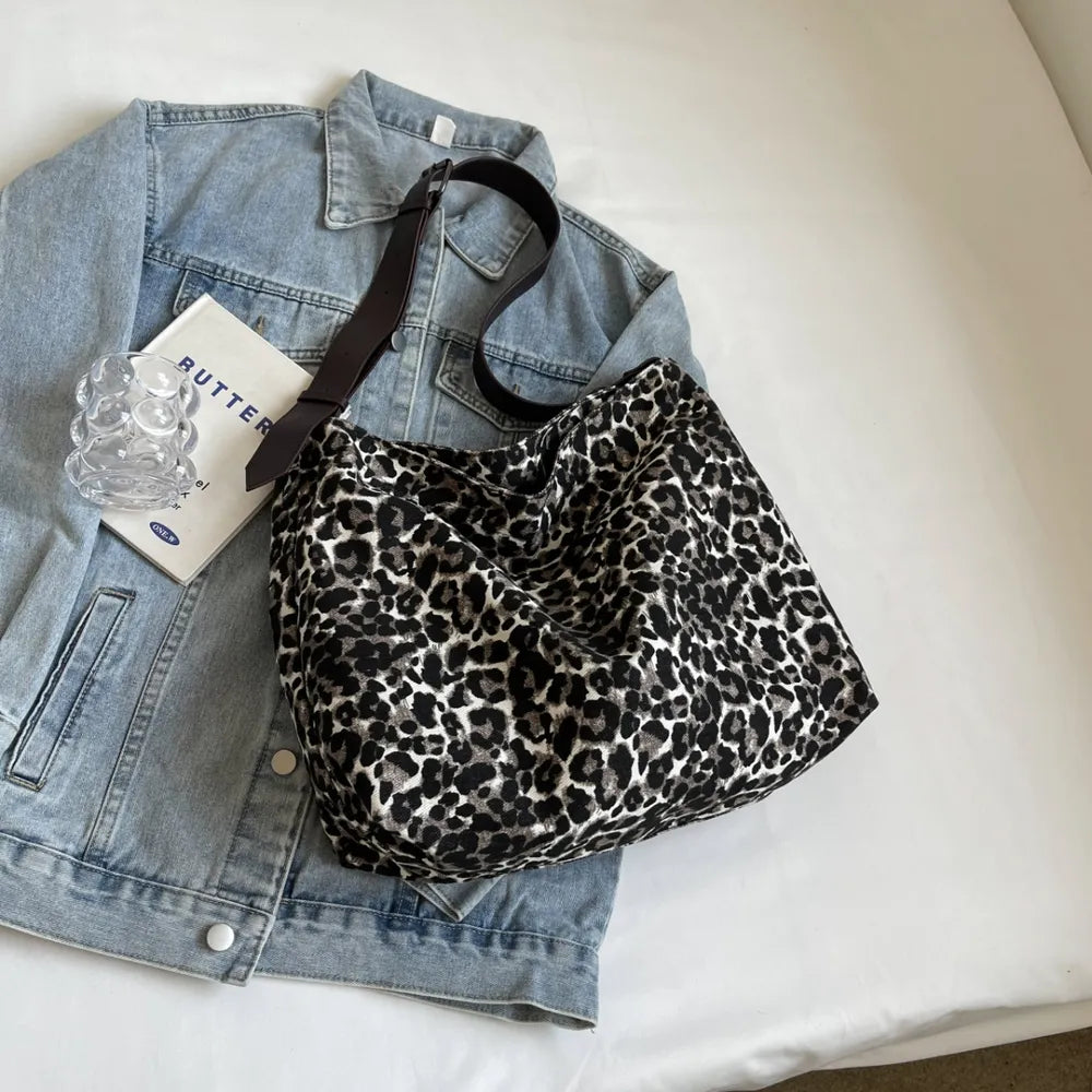 Bolso Tote con Estampado de Leopardo y Correa Ajustable