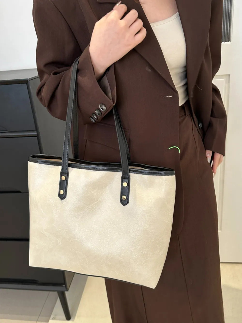 Bolso de Hombro Mediano de Piel Sintética