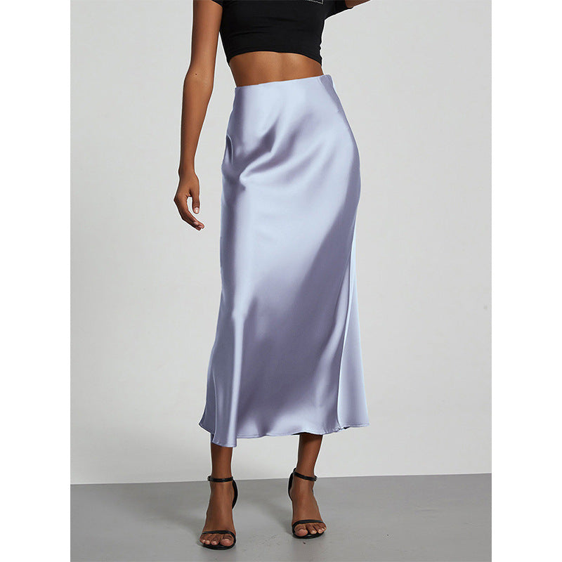 Falda midi A-line de satén liso con brillo natural