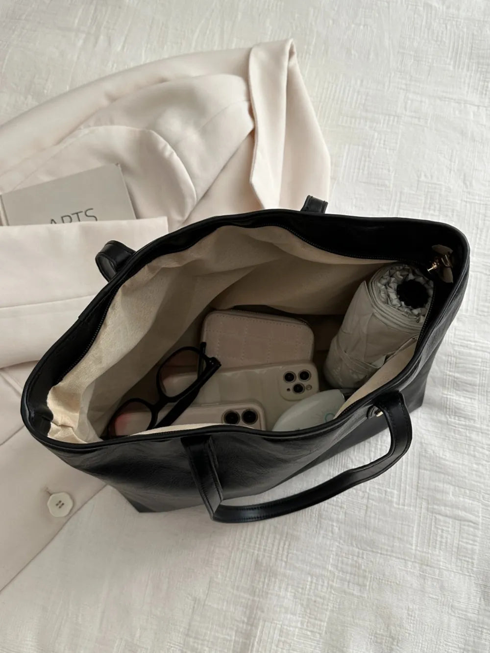 Bolso de Hombro Mediano de Piel Sintética