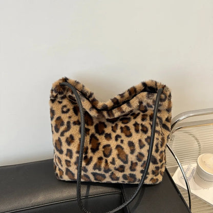 Bolso de Hombro de Pelo Sintético con Estampado de Leopardo