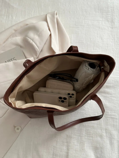 Bolso de Hombro Mediano de Piel Sintética