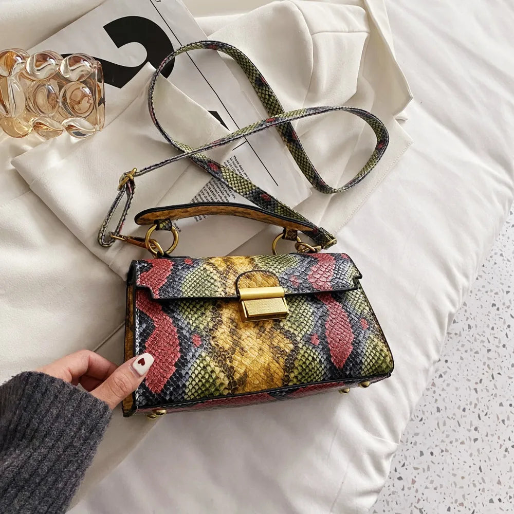 Bolso Bandolera de Piel Sintética con Estampado de Serpiente
