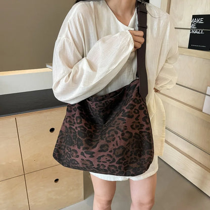 Bolso Tote con Estampado de Leopardo y Correa Ajustable