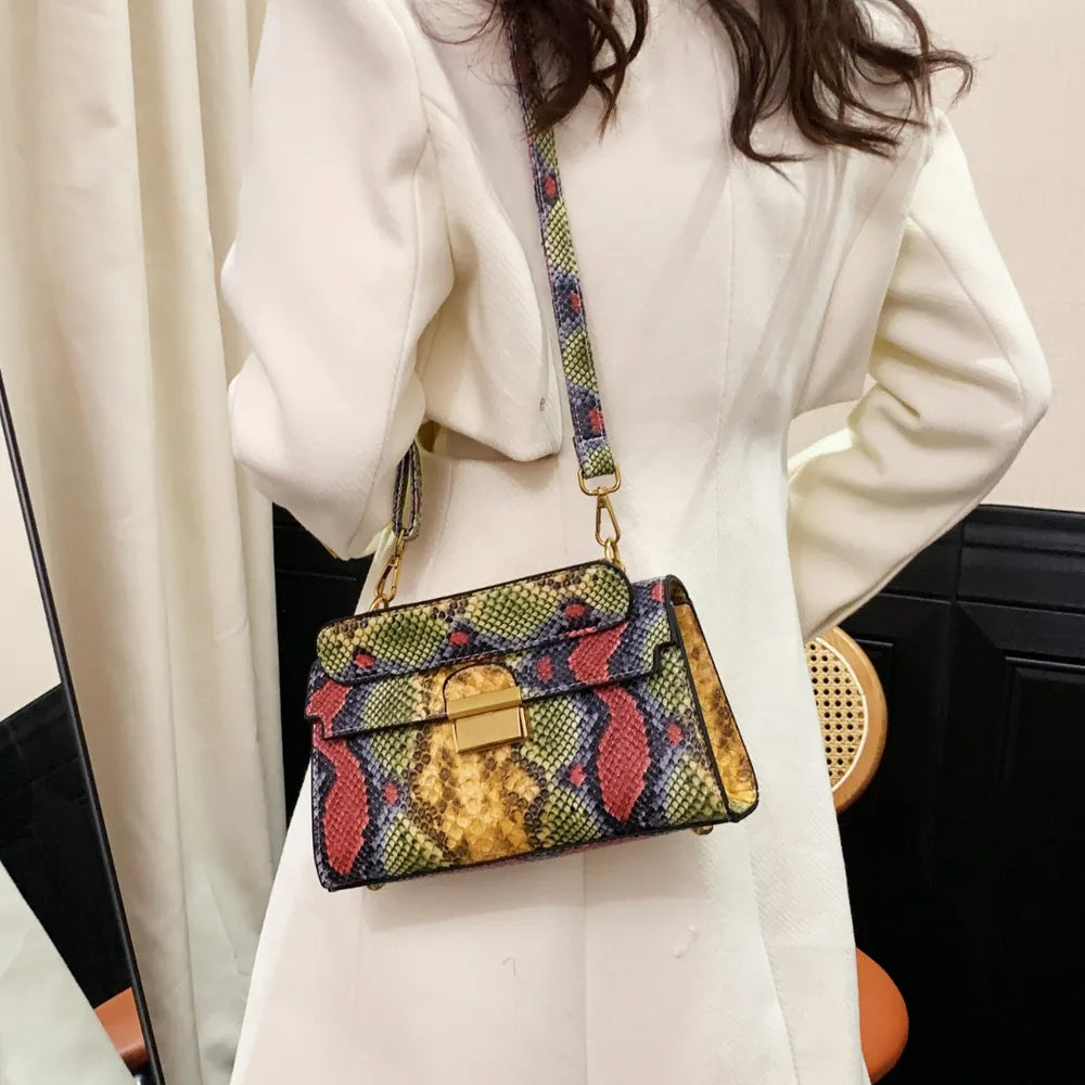 Bolso Bandolera de Piel Sintética con Estampado de Serpiente