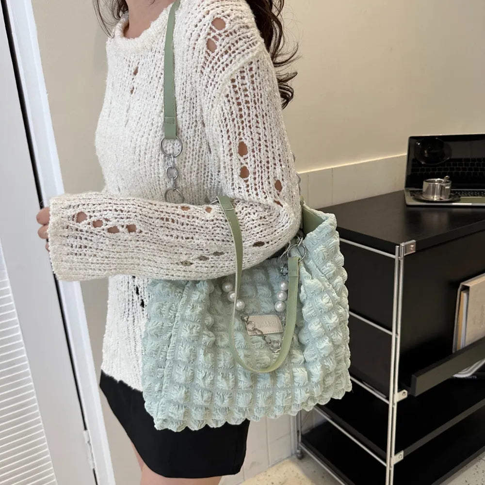 Bolso Tote con Textura Burbuja y Cadena