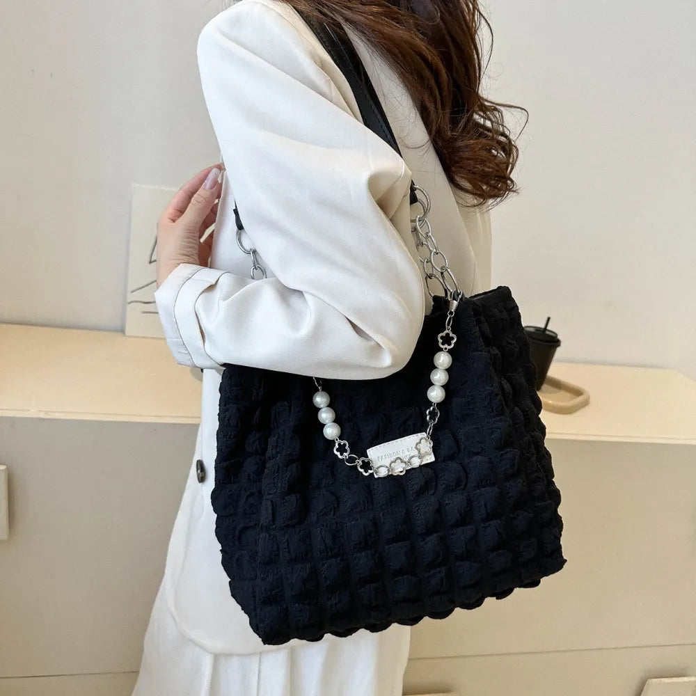 Bolso Tote con Textura Burbuja y Cadena