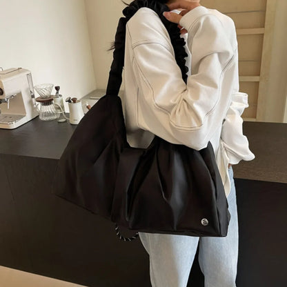 Bolso Tote Grande Fruncido con Decoración Metálica