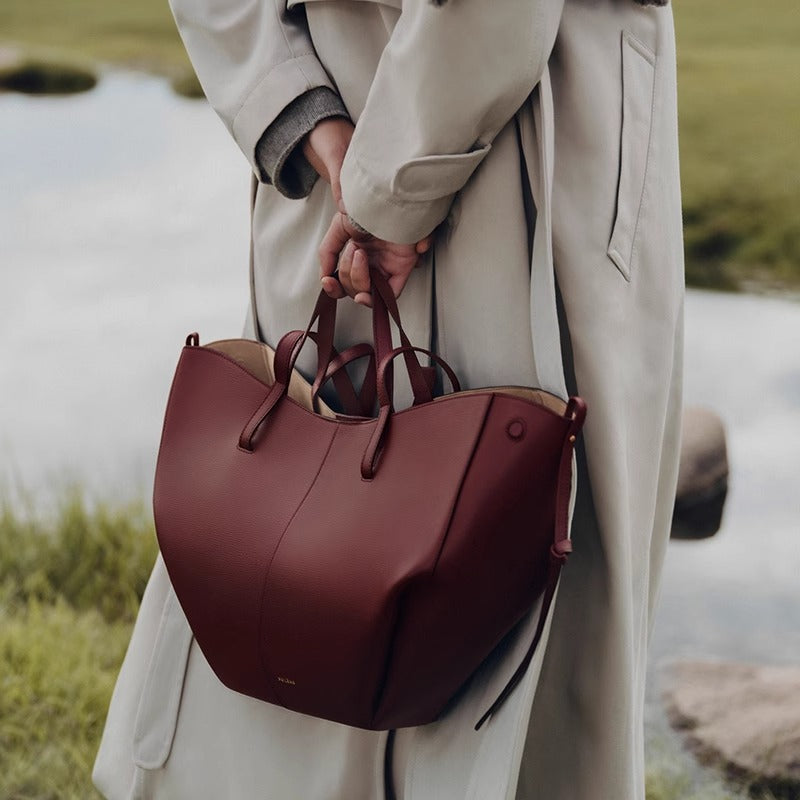 Bolso Cubo de Piel de Vaca con Forma de Lazo y Bolsa Interior Extraíble