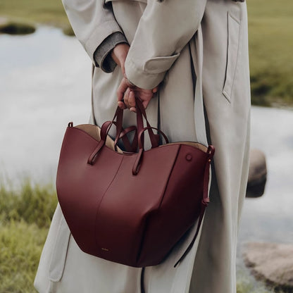 Bolso Cubo de Piel de Vaca con Forma de Lazo y Bolsa Interior Extraíble