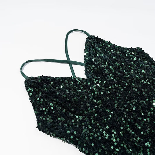 Vestido con tiras recortadas y espalda descubierta