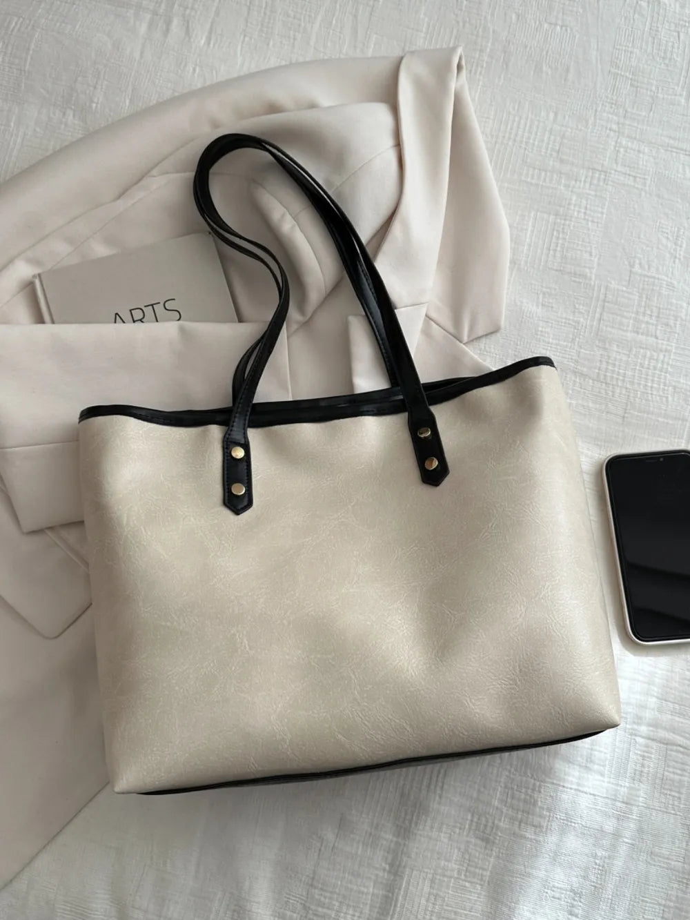 Bolso de Hombro Mediano de Piel Sintética