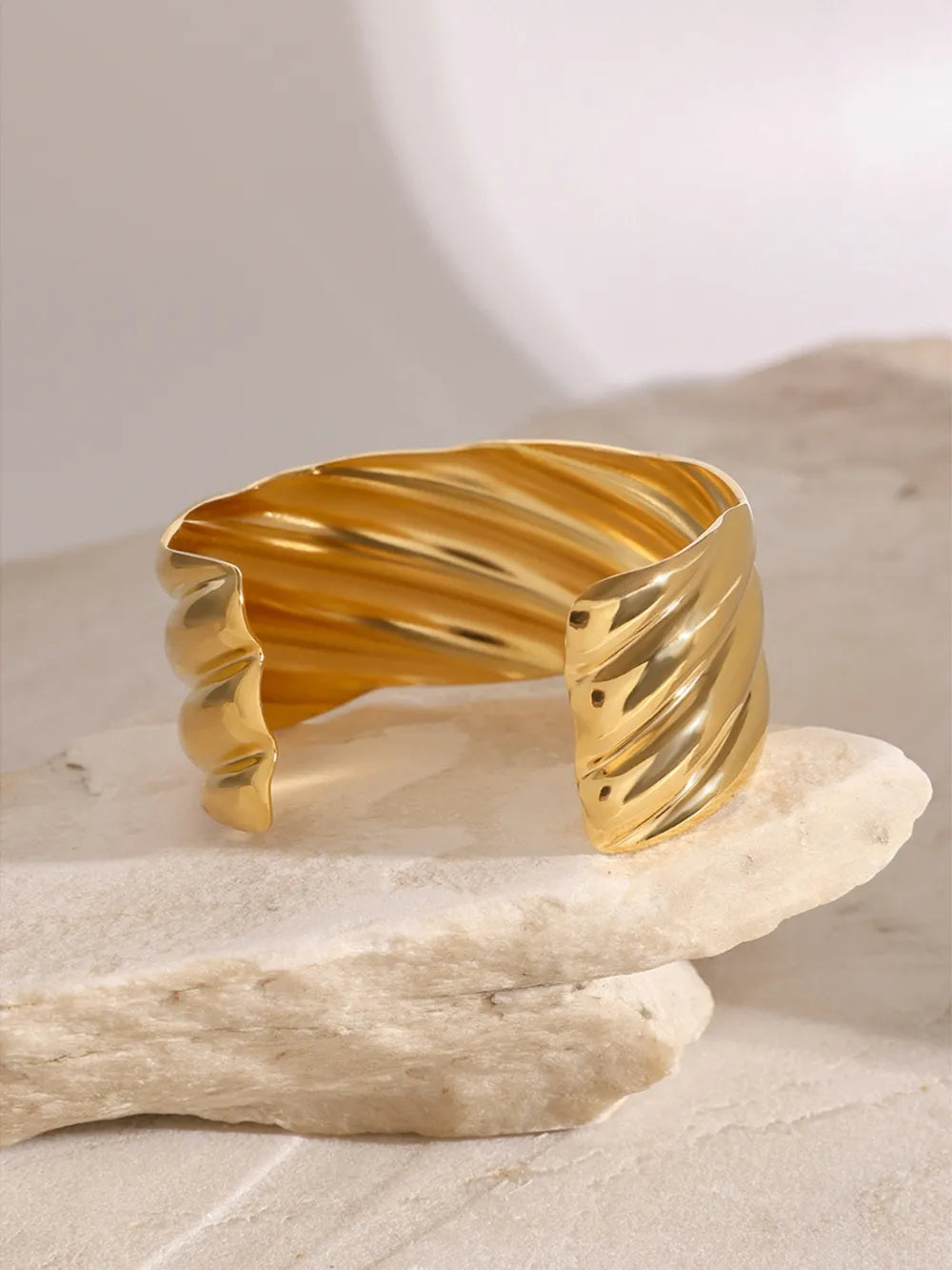 Anillo Abierto Ajustable de Acero Inoxidable Chapado en Oro 18K