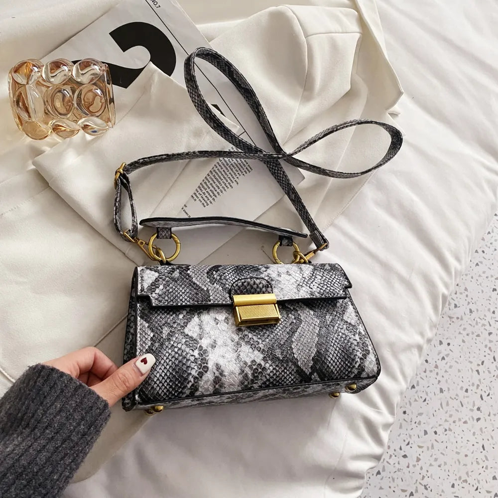 Bolso Bandolera de Piel Sintética con Estampado de Serpiente