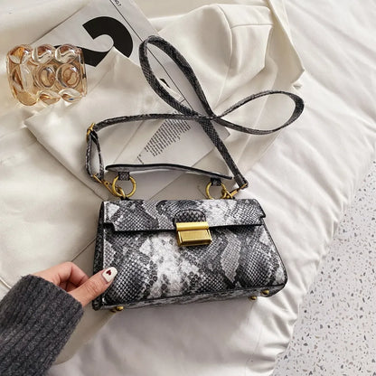 Bolso Bandolera de Piel Sintética con Estampado de Serpiente