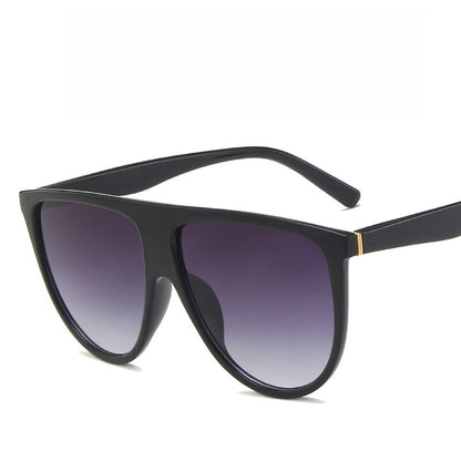 Gafas de Sol de Marco Grande Montura Entera Estilo Influencer