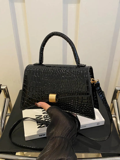 Bolso de Mano Pequeño de Piel Sintética de Color Liso