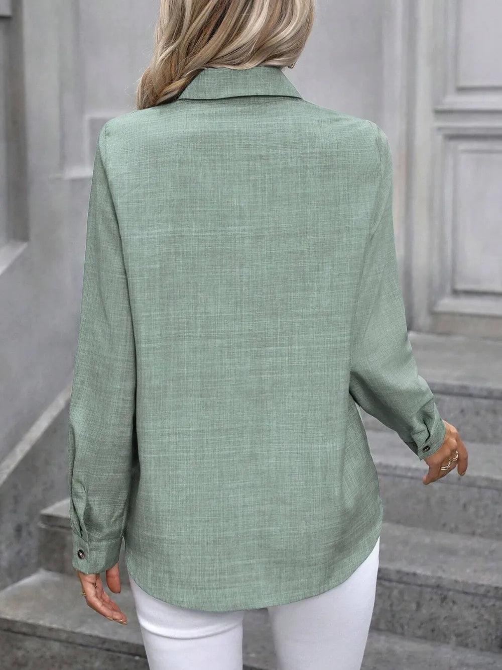 Camisa de manga larga con cuello y botones