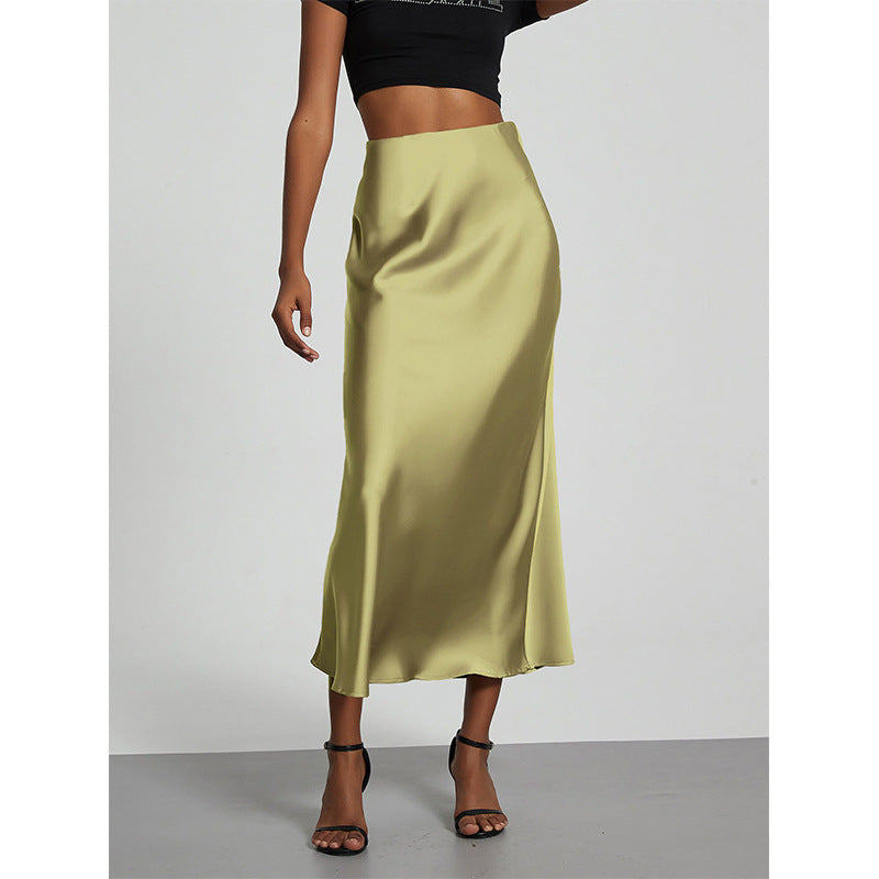 Falda midi A-line de satén liso con brillo natural