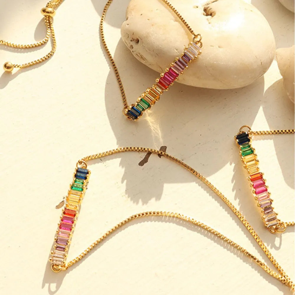 Pulsera de Acero de Titanio con Circonita en Contraste Chapada en Oro