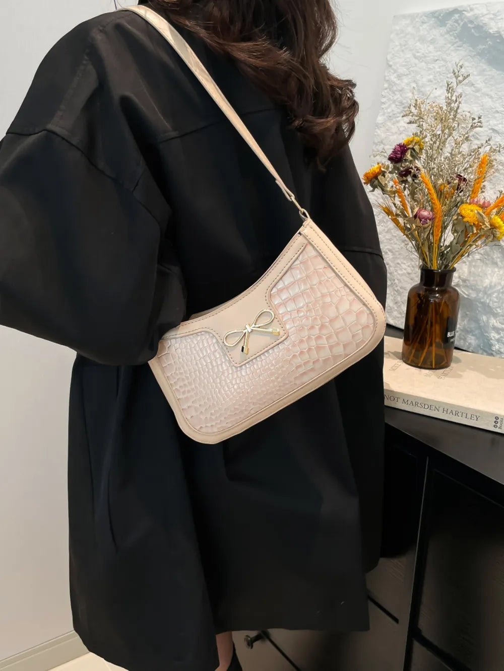 Bolso de Hombro Pequeño de Piel Sintética con Lazo