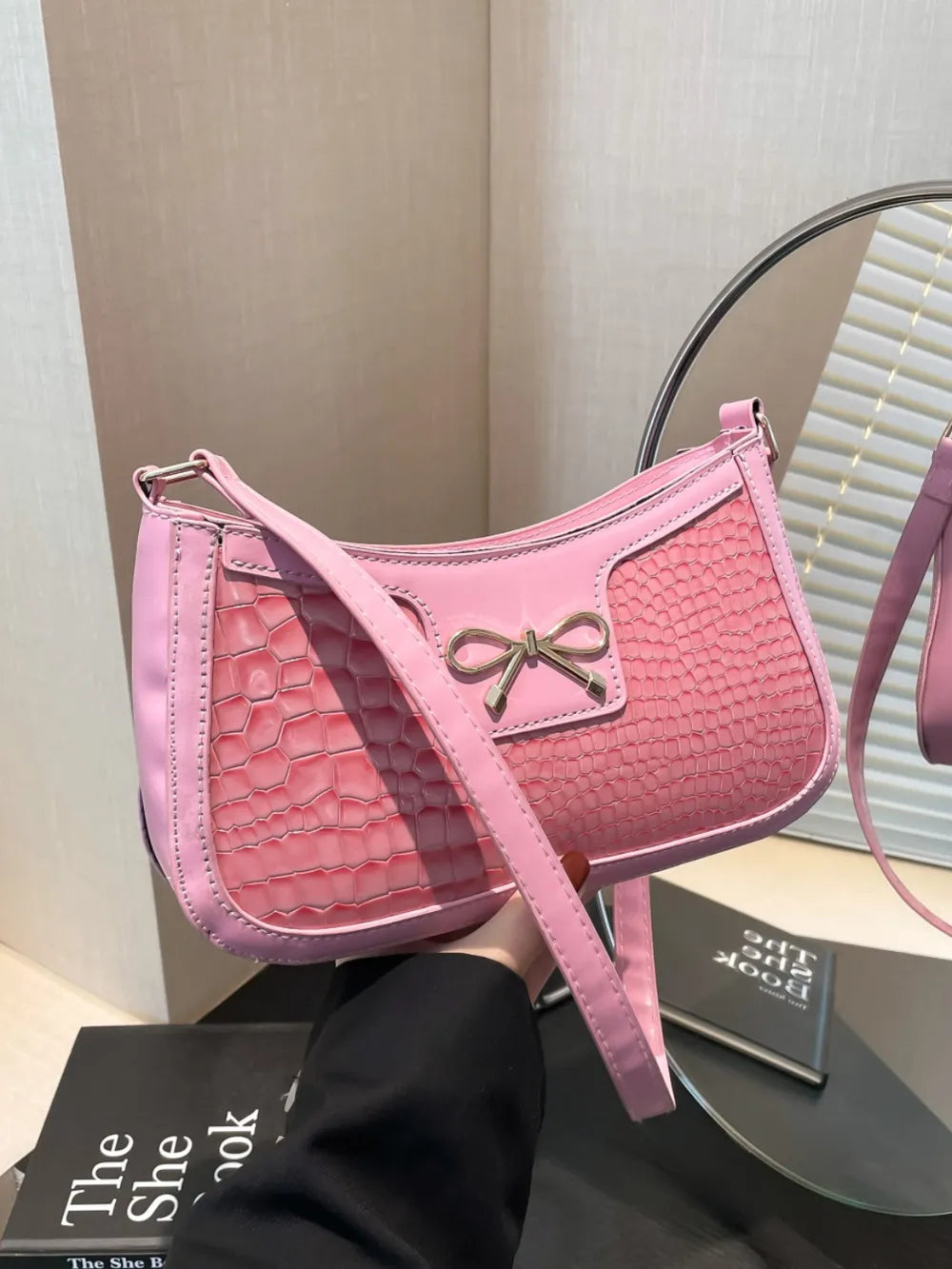 Bolso de Hombro Pequeño de Piel Sintética con Lazo
