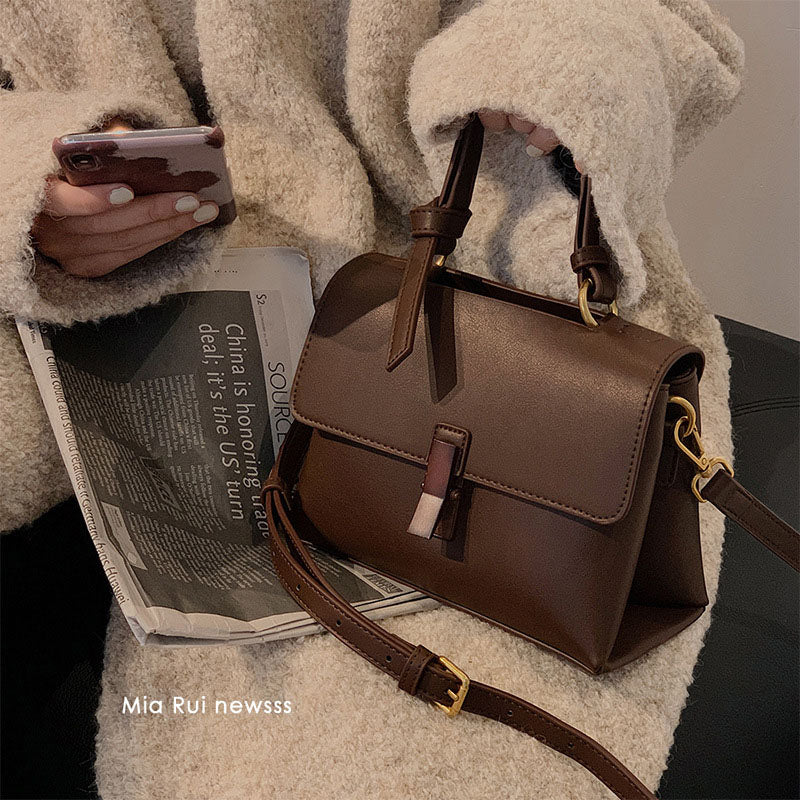 Bolso de hombro retro con textura efecto madera