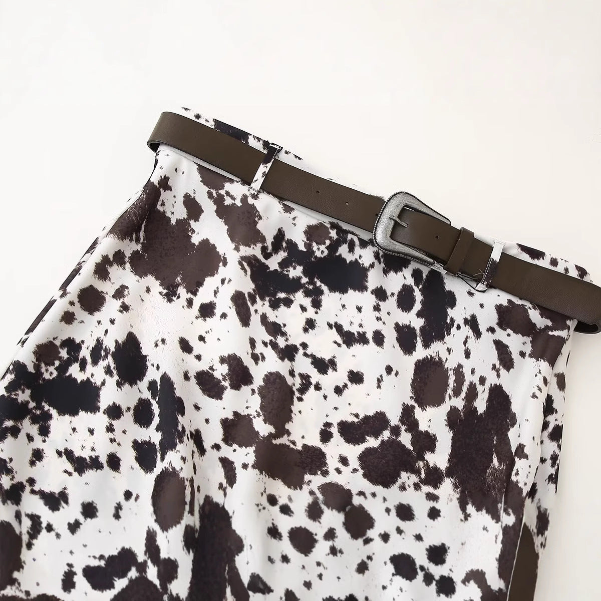 Falda midi estampada de satén estilo europeo con cinturón