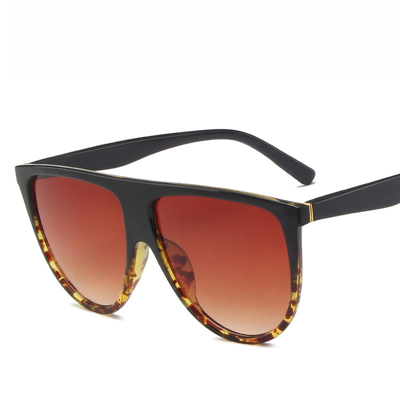 Gafas de Sol de Marco Grande Montura Entera Estilo Influencer