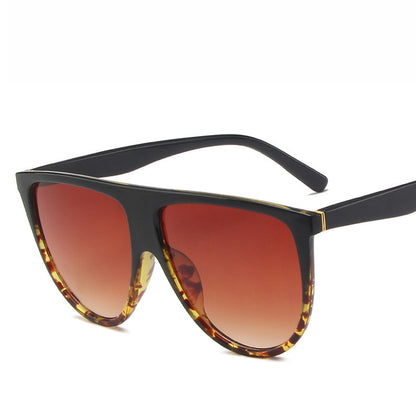 Gafas de Sol de Marco Grande Montura Entera Estilo Influencer