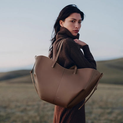 Bolso Cubo de Piel de Vaca con Forma de Lazo y Bolsa Interior Extraíble