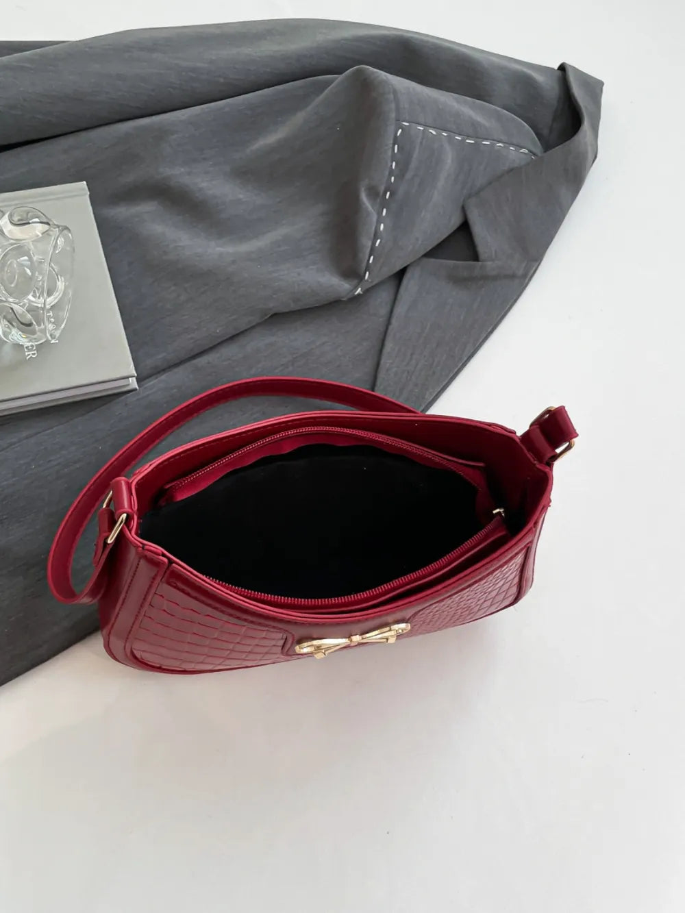 Bolso de Hombro Pequeño de Piel Sintética con Lazo